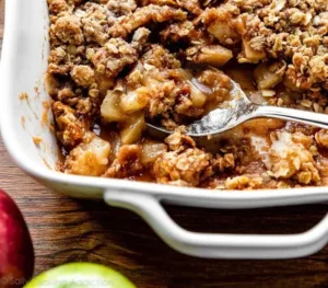 Classic Apple Crisp 4 Delicious classic apple crisp dessert with apples and crumbly topping