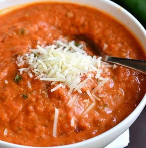 Easy Zucchini Tomato Soup 2 Bowl of easy zucchini tomato soup garnished with fresh herbs and a slice of bread