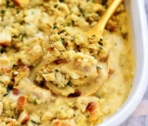 Easy Chicken and Stuffing Bake 6 Easy Chicken and Stuffing Bake dish with succulent chicken and flavorful stuffing