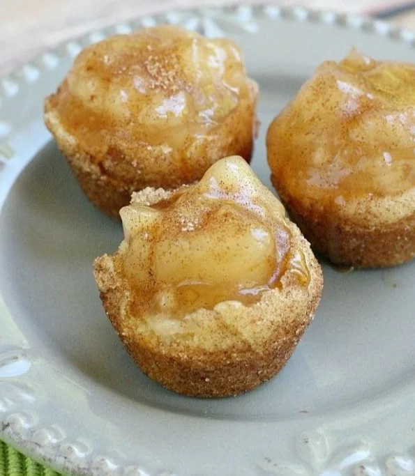 Delicious Snickerdoodle Apple Pie Bites for holiday parties